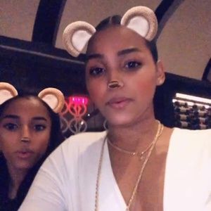 Meet your Posher, Adriana